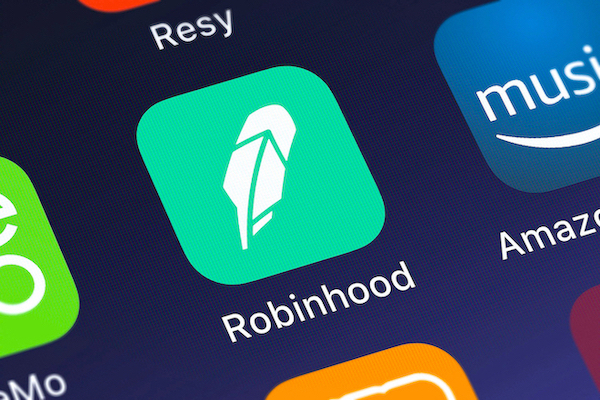Robinhood Faces Likely AML Settlement, Says U.S. Demanded CEO's Phone Records