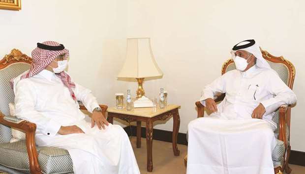 Al-Muraikhi meets Saudi envoy