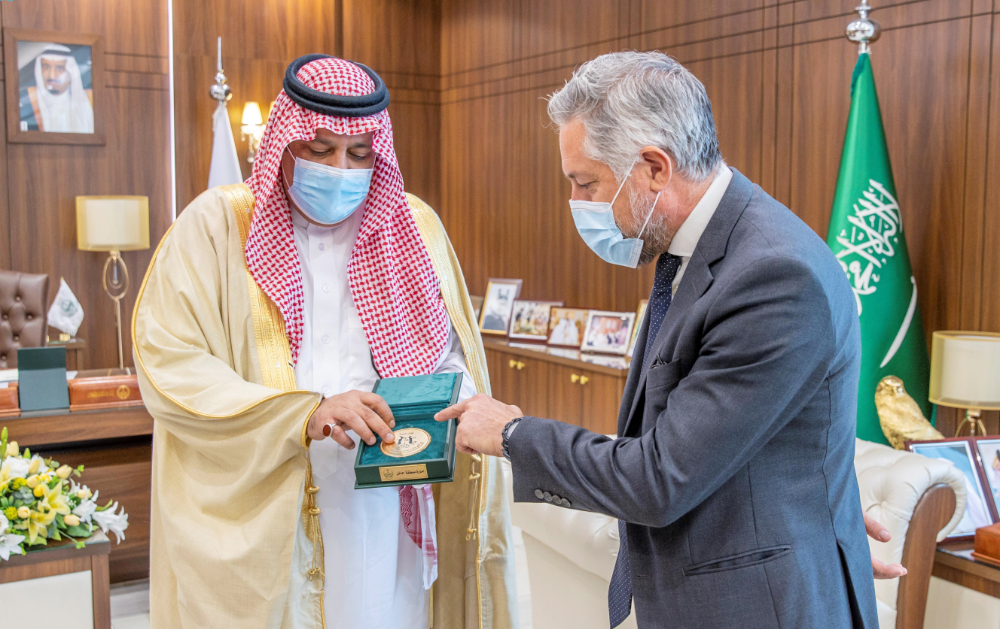 EU’s ambassador to Saudi Arabia visits Hail Chamber