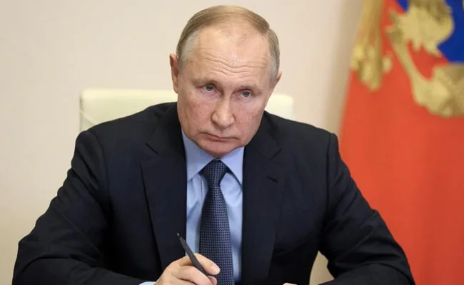 Russian President Vladimir Putin Hails "Model" Relations With China