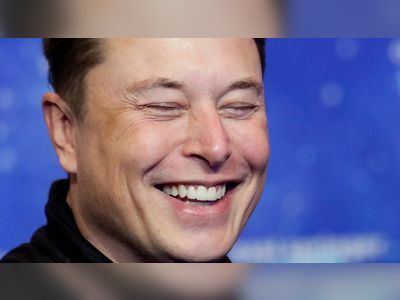 'Move It!' Musk Says His 'Tiny' Satellites Can't Block Any Rival Spacecrafts - Report