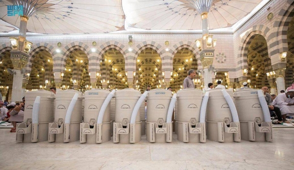 Over half a million liters of Zamzam water provided at the Grand Mosque for Iftar