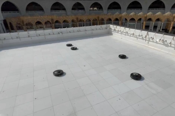 Robot vacuums used to clean, sanitize roof of Holy Kaaba
