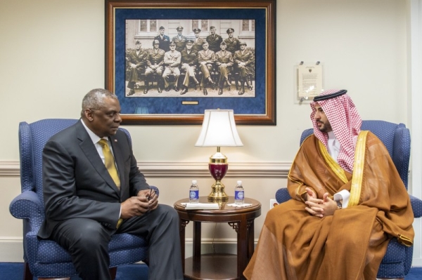 Prince Khalid, Austin review Saudi-US defense ties