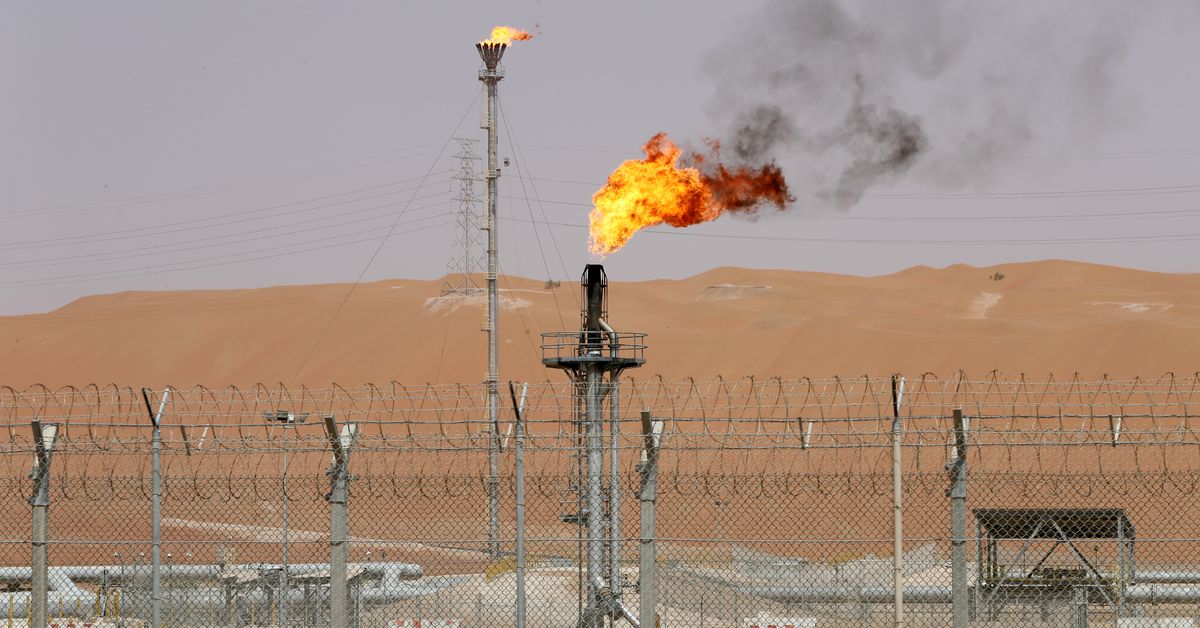 Saudi Arabia lowers Arab Light oil price to Asia, Europe in June