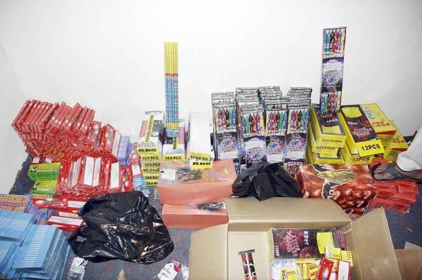 6 months in jail, SR100,000 in fine for trafficking, manufacturing or smuggling explosives and fireworks