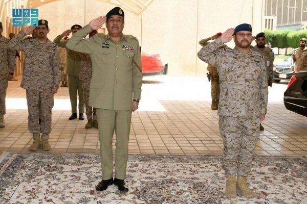 Lt.-Gen. Al-Ruwaili receives Pakistan’s Chairman of Joint Chiefs of Staff at Diriyah