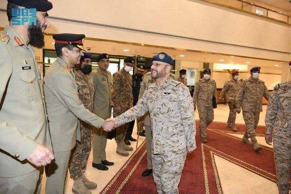 Lt.-Gen. Al-Ruwaili receives Pakistan’s Chairman of Joint Chiefs of Staff at Diriyah