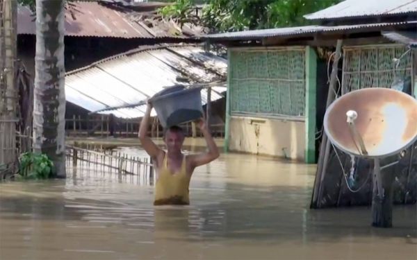 Assam floods leaves thousands without food and water