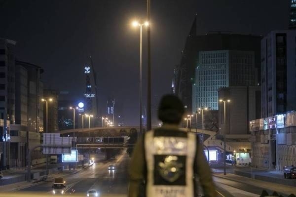 Saudi Arabia arrests 13,702 illegals in a week