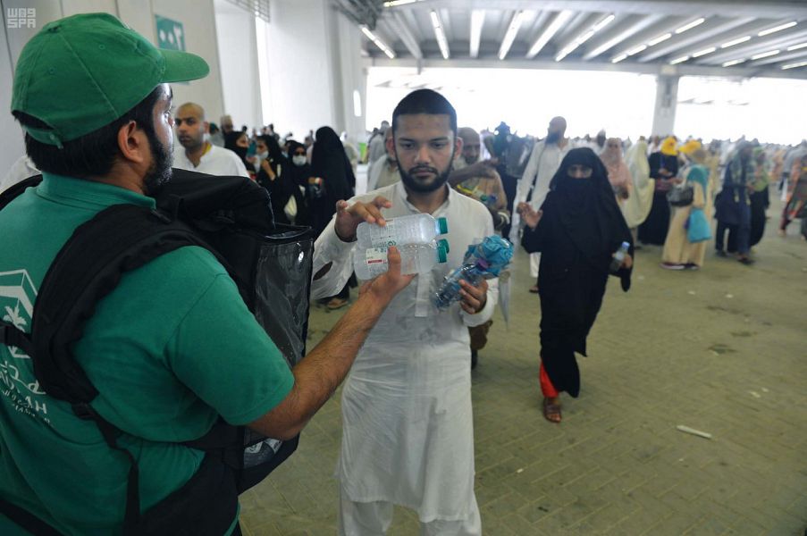More than 100,000 volunteers served pilgrims in this year’s Hajj: Saudi ministry