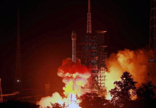 China launches new satellite to transmit data