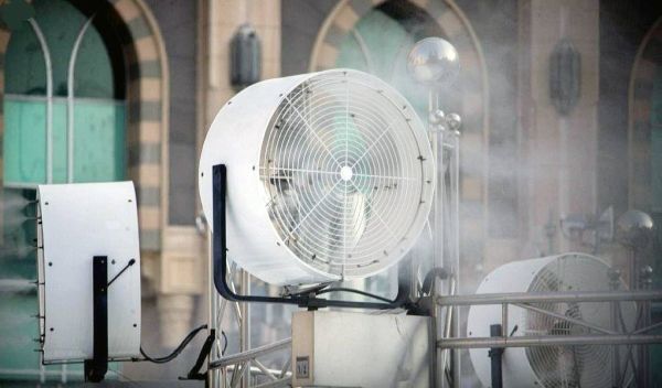 Presidency provides 250 misting fans in the Grand Mosque