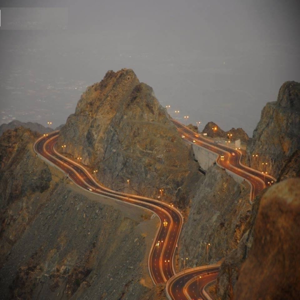 Three die as car falls from mountaintop in Taif