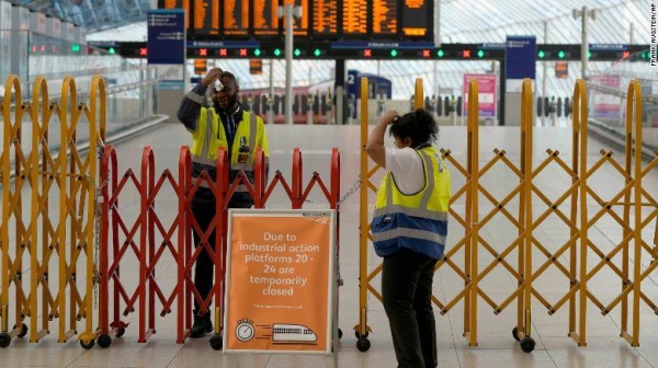 Strikes over pay bring London's transport network to a halt