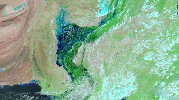Pakistan's deadly floods create 100km-wide inland lake, satellite images show