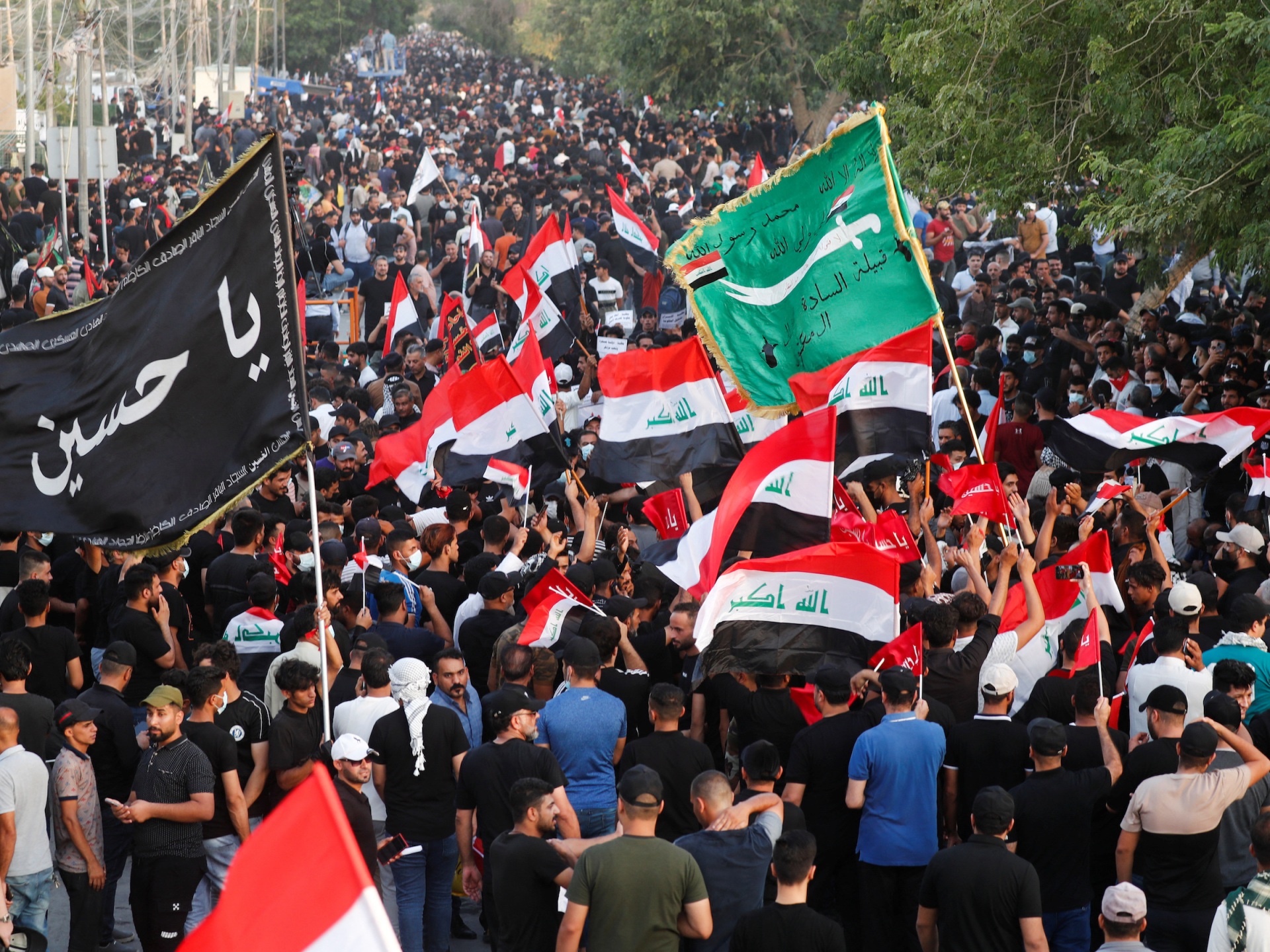 Rival Shia groups square off over Iraq leadership vacuum