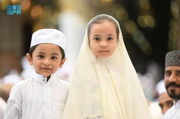 Ministry allows children of all ages to enter Grand Mosque