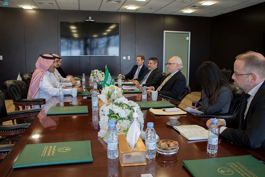 Saudi Arabia’s ambassador to Yemen, US Envoy Tim Lenderking hold talks