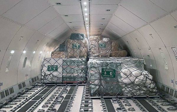 First batch of Saudi Aid Airlift arrives in Pakistan