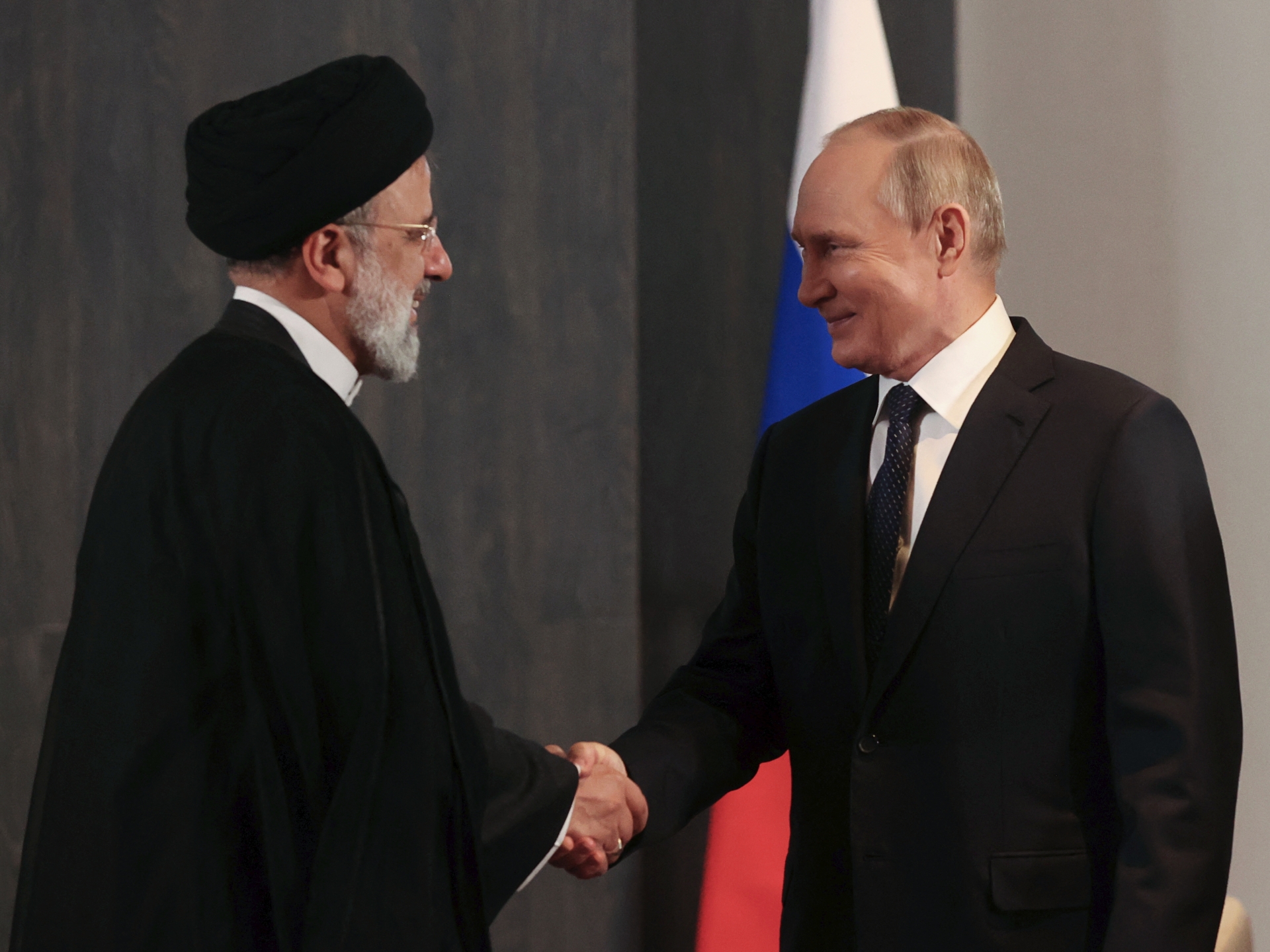 Putin, Raisi discuss deepening ties between Russia and Iran