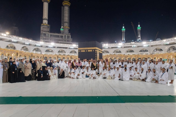 Presidency receives 100 new Muslims to perform Umrah