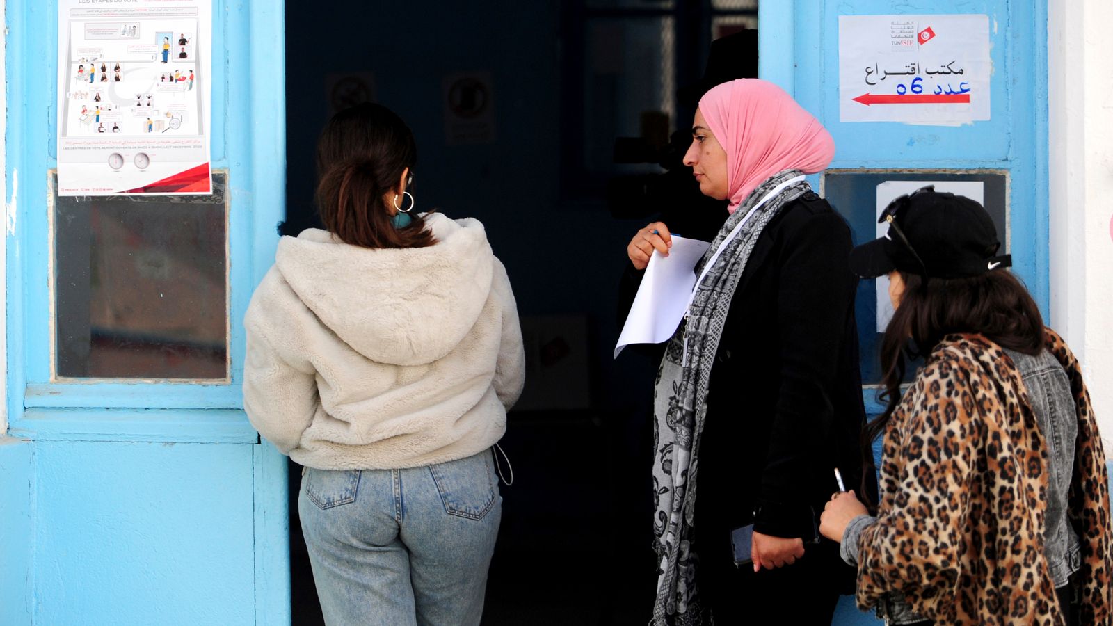 Less than 9% of voters turn out for Tunisia election