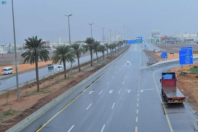 Saudi authorities prepare for rain