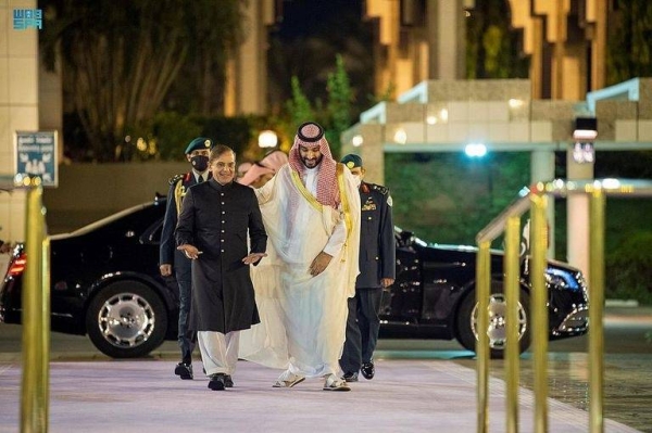 Saudi Arabia considering to hike investments in Pakistan to $10bn
