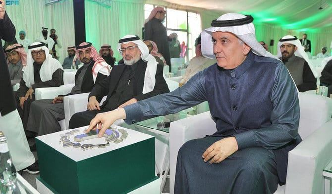 Saudi minister tours poultry farm expansion project