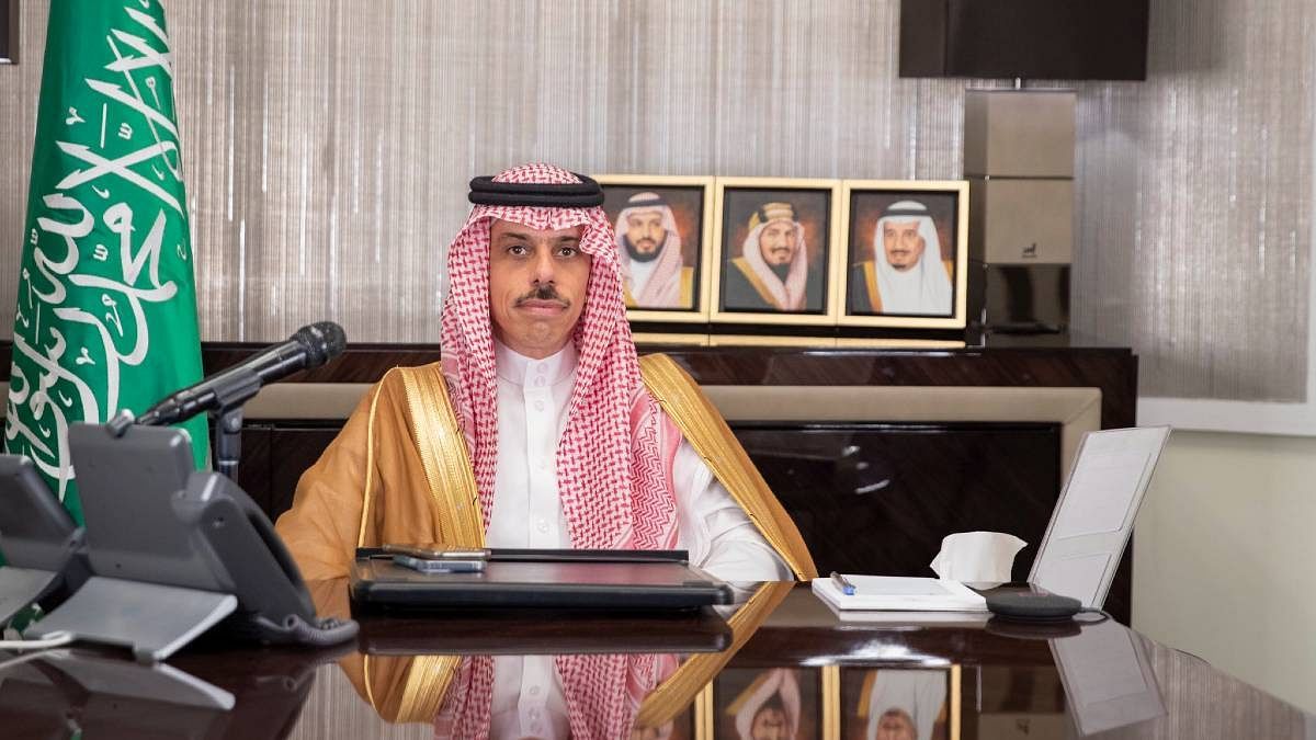 Saudi FM discusses Kingdom’s economy, oil, Iran and US ties in Davos
