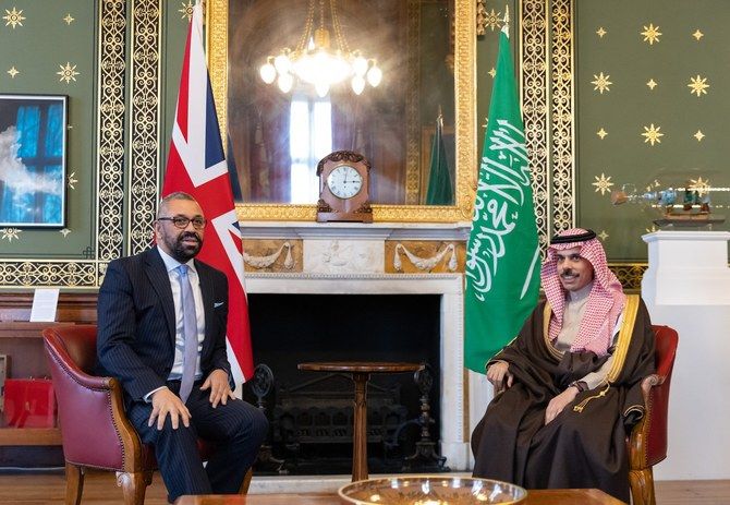 Saudi FM meets with British counterpart