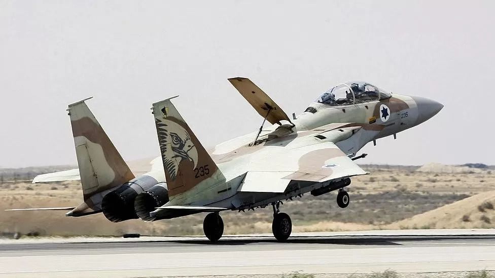 Israel's elite fighter pilots escalate judicial reform protest