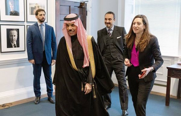 Prince Faisal takes part in roundtable meeting of British Chatham House