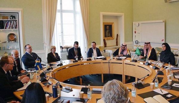 Shoura delegation visits Swedish Parliament, meets its committees