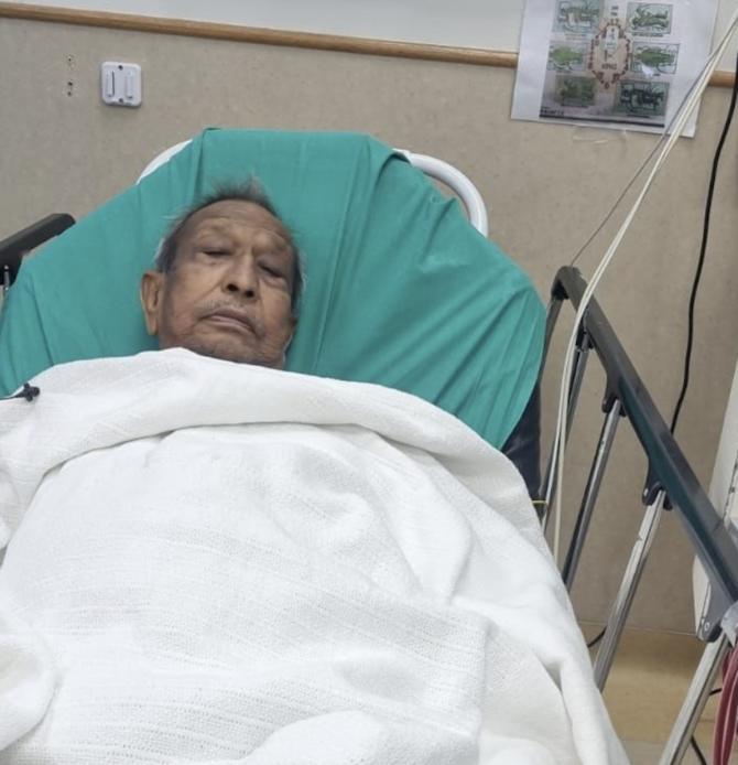 Saudi medical team treats Indian evacuee from Sudan