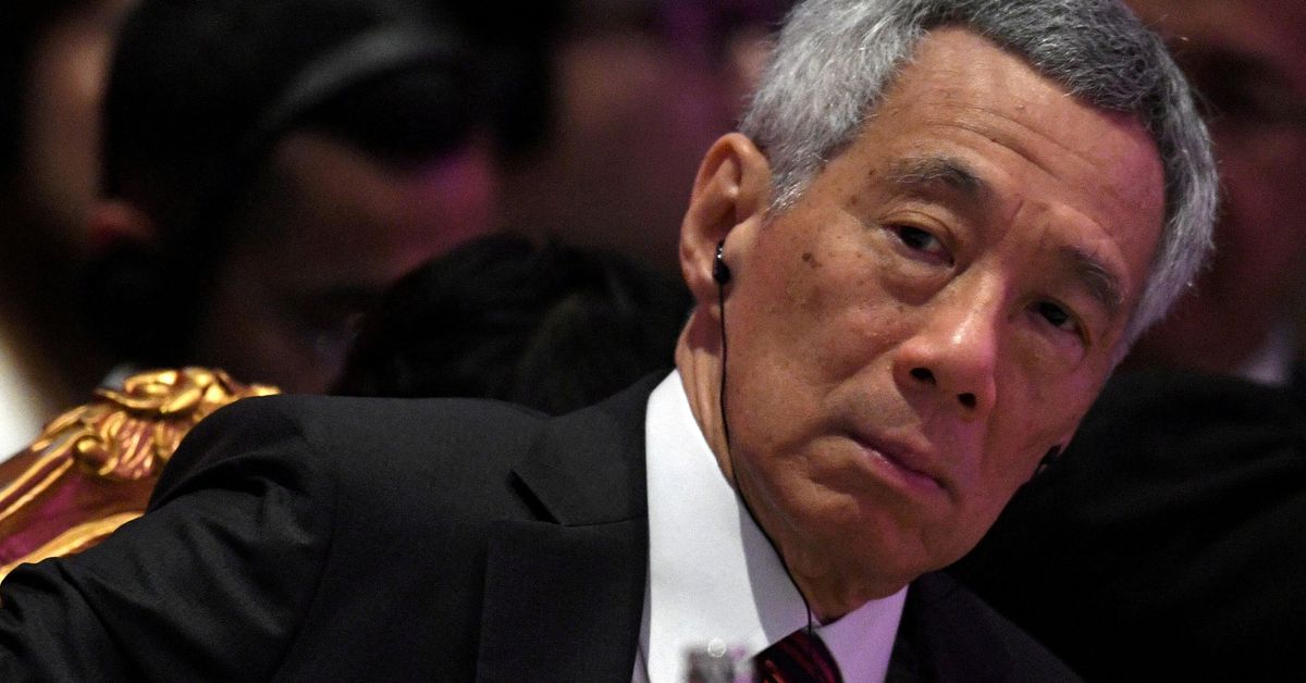 The Prime Minister of Singapore, Lee Hsien Loong, has ordered an investigation into the renting of state-owned homes in an exclusive location to two cabinet ministers