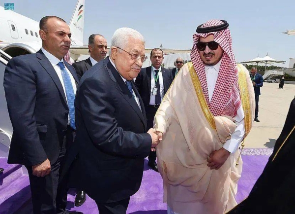 Abbas, El-Sisi arrive in Jeddah to participate in Arab summit