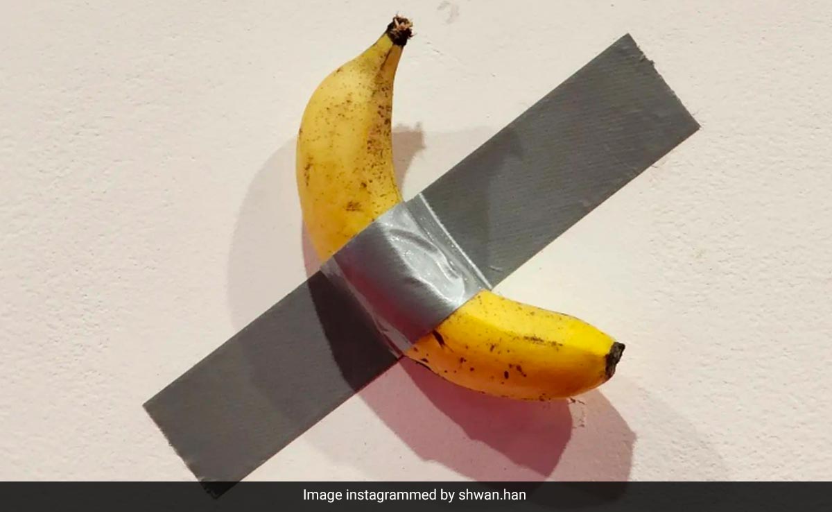 Hungry Student Eats Artwork Of Banana Duct-Taped To A Wall At South Korea Museum