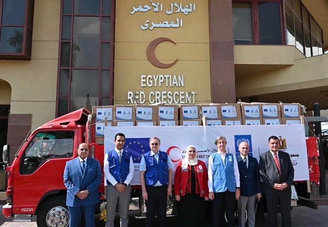Egyptian Red Crescent begins transporting 27 tons of relief supplies to Sudanese