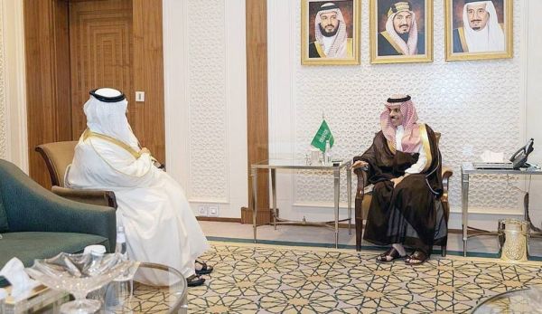 Custodian of Two Holy Mosques receives written message from Bahrain King