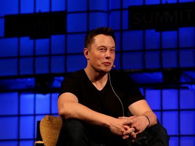 Elon Musk Implements Twitter Limits to Tackle Data Scraping, but Faces Criticism for Technical Misunderstanding