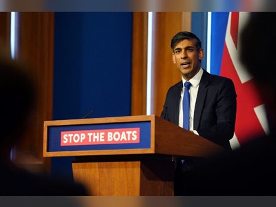 The UK Parliament has endorsed Prime Minister Rishi Sunak's contentious plan to send asylum seekers to Rwanda despite internal party opposition and external concerns of legal violations. With a vote of 320 to 276, Sunak avoided a significant rebellion within his Conservative party, who the previous day contested amendments aimed at strengthening the bill