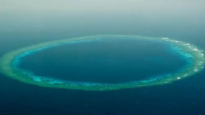 גילוי עומקים: 20 חורים כחולים שנמצאו בים האדום של סעודיה, חושפים את מגוון הימים ואת הסודות הגיאולוגיים