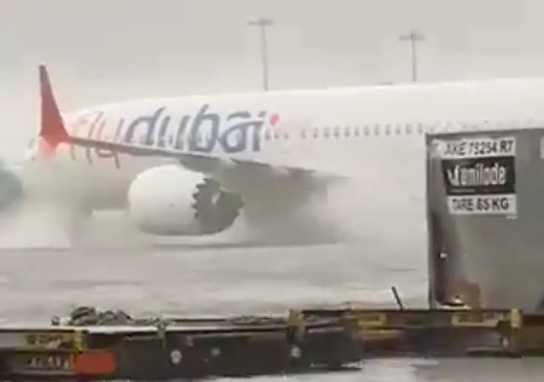توقف تشغيل مطار دبي الدولي مؤقتاً بسبب العاصفة القوية