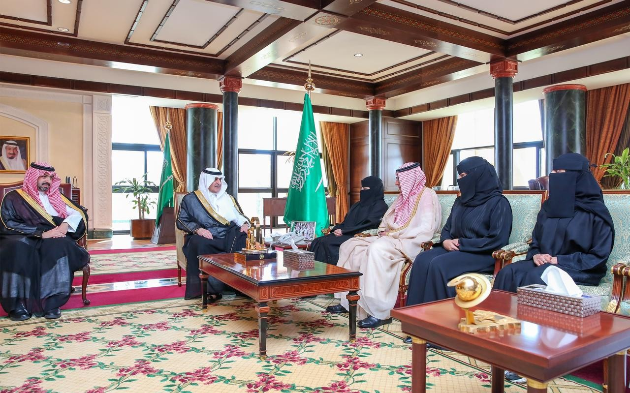 Prince of Tabuk Welcomes the President and Members of the Cooperative Consumer Association