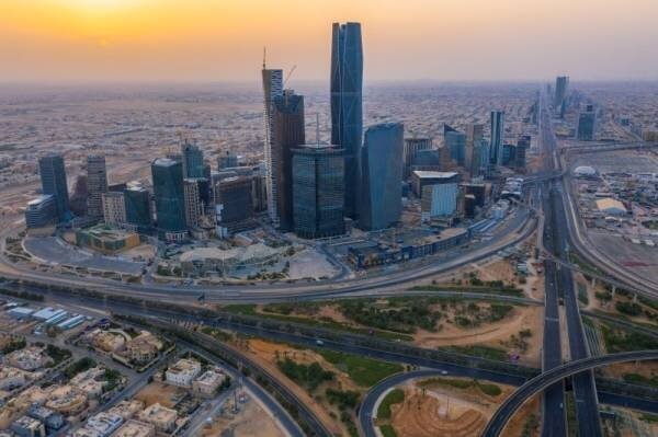 קרן המטבע העולמית מגבירה את תחזית הצמיחה הכלכלית של סעודיה לשנת 2025 ל-6%