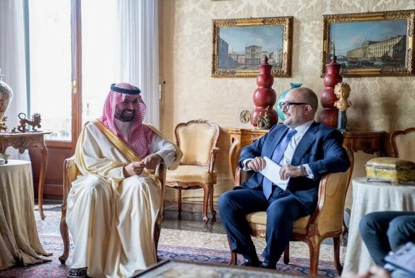 شہزادہ بدر کا اطالوی دورہ: وینس بیینالے میں سعودی عرب اور اٹلی کے مابین ثقافتی تبادلے کو فروغ دینا