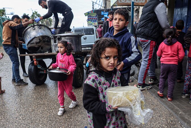 غزة على حافة المجاعة: مسؤول برنامج الأغذية العالمي يحذر من أزمة وشيكة مع تراجع إمدادات المساعدات