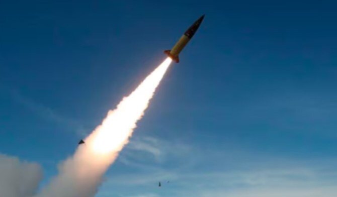 الولايات المتحدة تضغط على ألمانيا لإرسال صواريخ بعيدة المدى إلى أوكرانيا: تسليم ATACMS قد يؤثر على قرار برلين